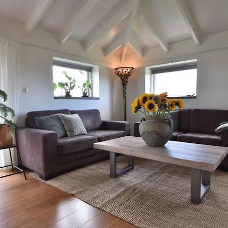 Cozy In Netherlands With Meadow View Burgerbrug